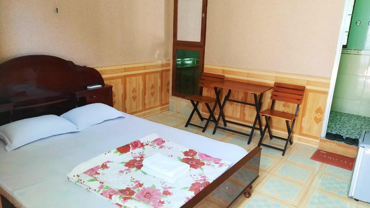 Gia Long Motel Лонг Хай Екстериор снимка